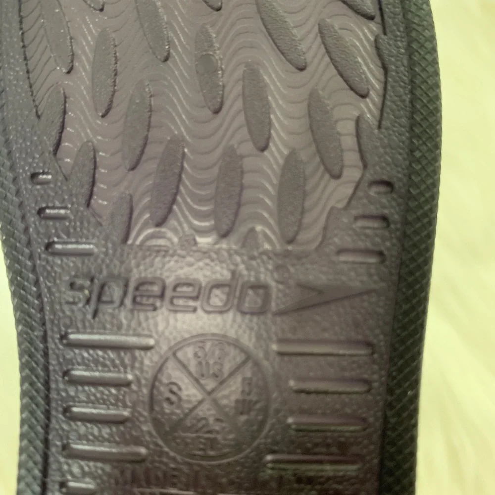 Speedo water shoes - blue - 5/6